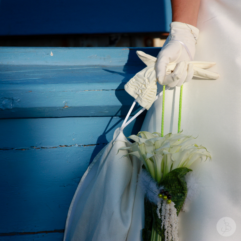 This is a photograph of the 'Aur&eacute;lie &amp; Thomas wedding' article!